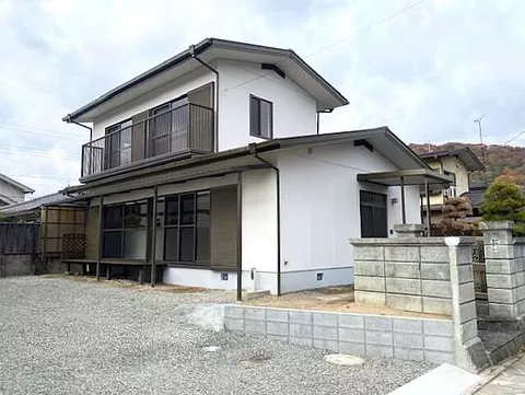 Used single-family home, 4-minute walk from Bongo Danchi Minami bus stop