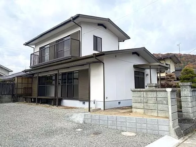 Used single-family home, 4-minute walk from Bongo Danchi Minami bus stop