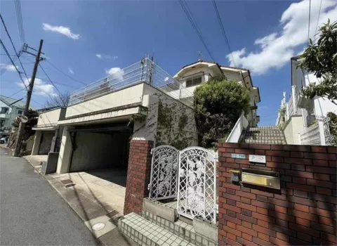 Ikoma County, Ikaruga Town, Jinnan 4-chome (Shin Oji Station), 2-story, 5LDK