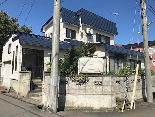 Used single-family home Ishie Okabe used residence