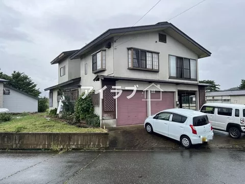 8 minutes on foot from JR Sozaki Station, 117 tsubo of land, 57 tsubo building with 5LDK, garage included