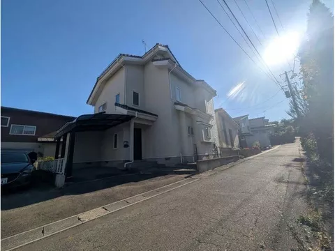6 minutes on foot to the elementary school! Daily commutes are安心 (safe)!