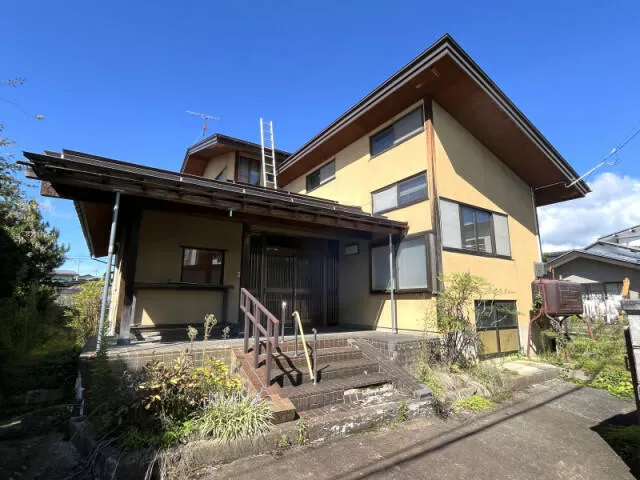 Nanyo City, Kunizuka (Akayu Station) 2-story 5DK