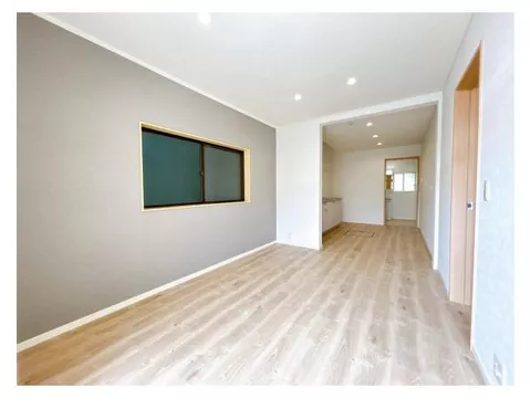 [Open House] Renovated interior and exterior / Parking for 2 cars in parallel / About 500 meters to National Route 1
