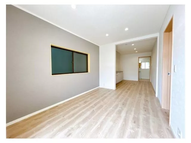[Open House] Renovated interior and exterior / Parking for 2 cars in parallel / About 500 meters to National Route 1