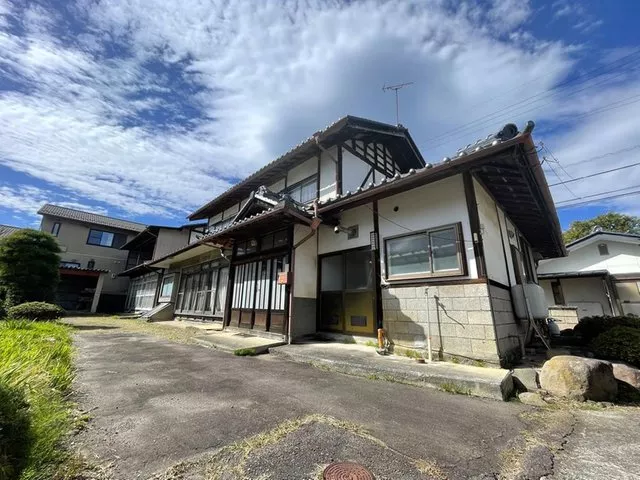 Land area is over 100 tsubo! There is a beautiful garden, and the view is also excellent!