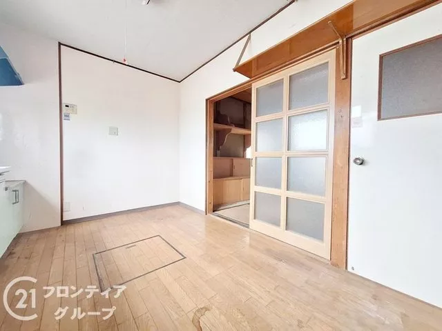 [With sunroom + immediate viewing available] South-facing balcony ■ About 8 minutes on foot to Enwa North Elementary School