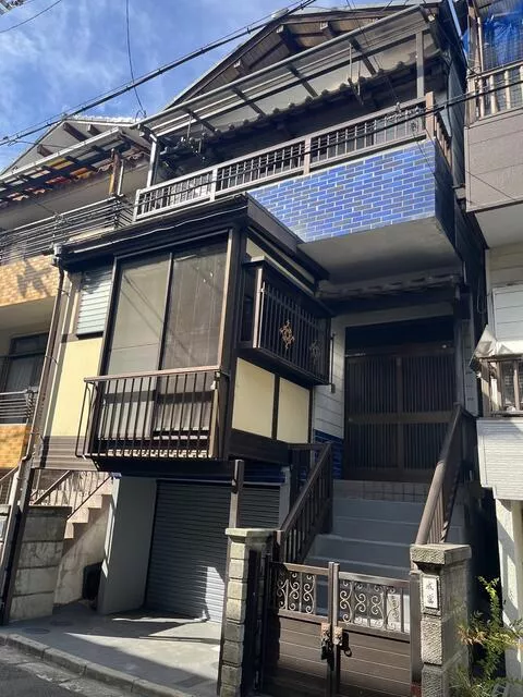 Higashi-Osaka City, Wakae Higashi Town 4-chome (Wakaeiwata Station) 3-story 4LDK