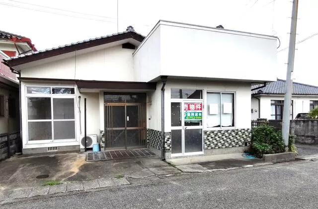 Nakatsu City, Oaza Daigohō (Nakatsu Station) Single-story building 4K