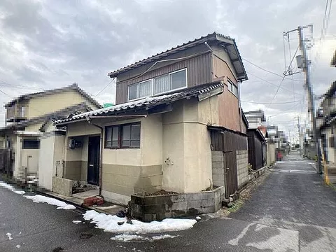 Used single-family home - Used house (as-is sale)