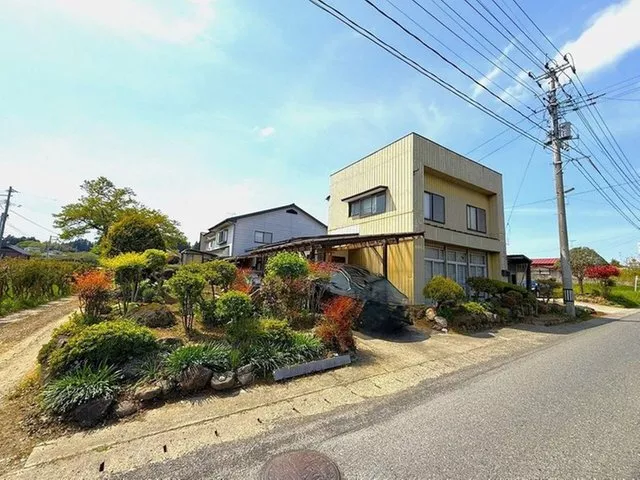A peaceful area surrounded by nature!! You can also enjoy a home garden in the field on the property♪