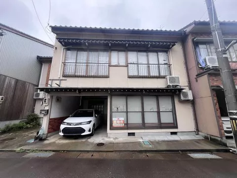 Oyabe City, Higashifuku-cho (Ishido Station), 2-story, 10DK