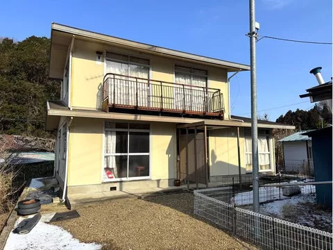 Spacious living space with a building area of 102.74㎡! South-facing with good sunlight◎