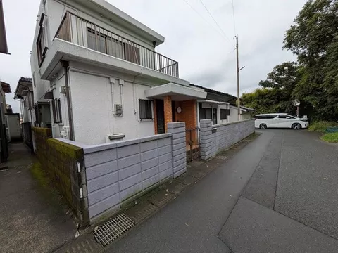 15 minutes on foot from JR Nippo Main Line "Hyūga Sumiyoshi"