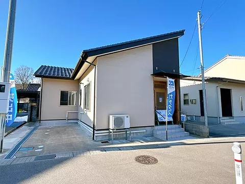 Used single-family home in Oyabe City, Ishidumachi
