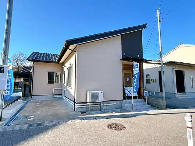 Used single-family home in Oyabe City, Ishidumachi