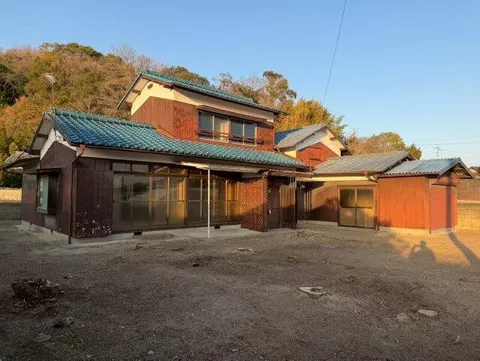 Matsuyama City, Shimonanba (Iyo-Hojo Station) 2-story building 6DK - Image 1