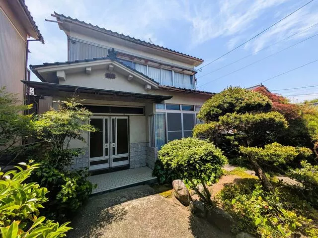 Uozu City, Higashimachi (Kyota Station) 2-story 10DK