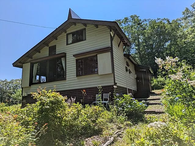 Used single-family home, Daigakumura used residence, with irori (hearth)