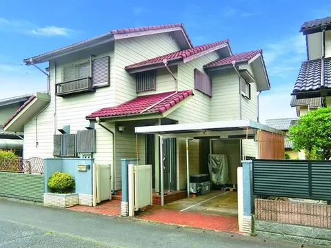 Great view! Overlooking the town from a hill, you can see from the Okumusashi mountain range to Bukozan! - Image 3