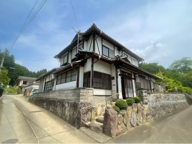 Kawamori, Oe-cho (Oe Station) 2,000,000 yen