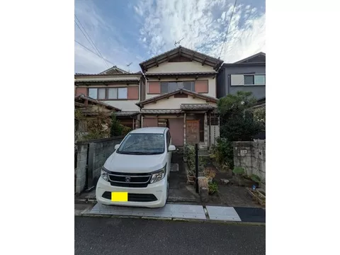 ■ A great location about 10 minutes on foot from the station! ■ Spacious 4DK layout with all rooms over 6 tatami mats!