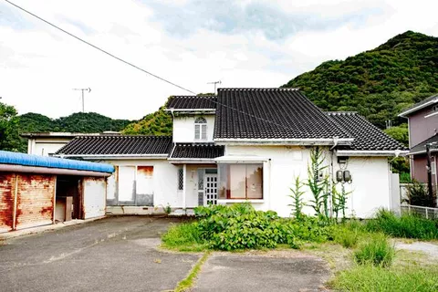 Shikokuchuo City Kawanoe Town Nagasu (Kawanoe Station) 2-story building 5LDK