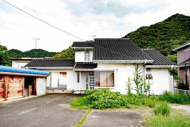 Shikokuchuo City Kawanoe Town Nagasu (Kawanoe Station) 2-story building 5LDK