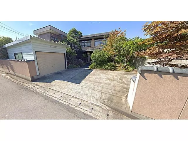 Spacious 7SDK layout with a garden♪ Supermarkets and convenience stores are within walking distance♪