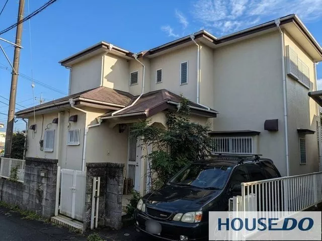 8-minute walk to the supermarket! Spacious 14-tatami mat LDK in a 4LDK♪ Available for immediate viewing!