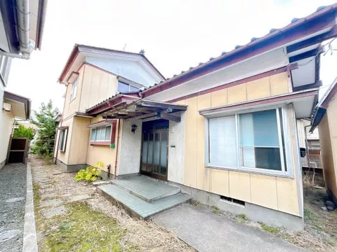 Sakata City, Higashinakanokuchi Town (Sakata Station) 2-story building 5DK