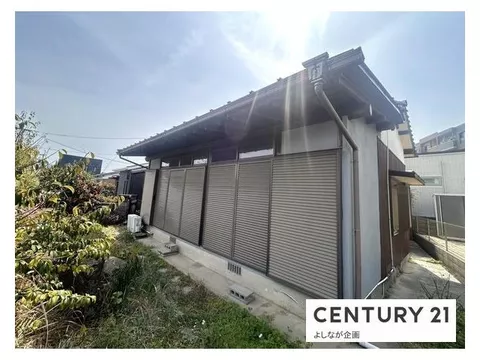 A used one-story house on a spacious 66.24 tsubo lot is now available♪