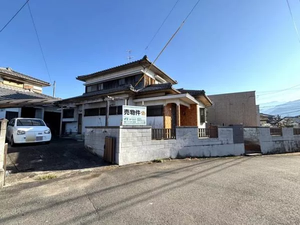 Niihama-shi, Niihama Higashida 1-chome (Niihama Station) 2F 5DK

5,800,000 yen