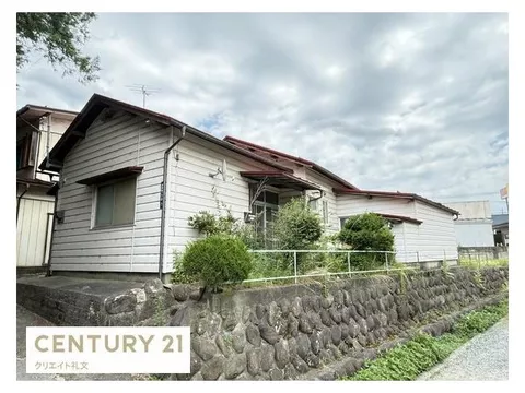 A green and quiet residential area, we also accept renovation work.