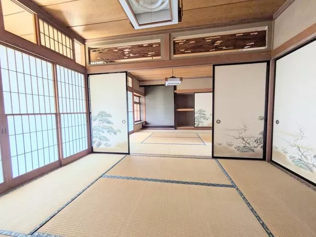 ◆Spacious land of 158 tsubo with a large 7DK house◆ You can start a new life in a nature-rich environment!
