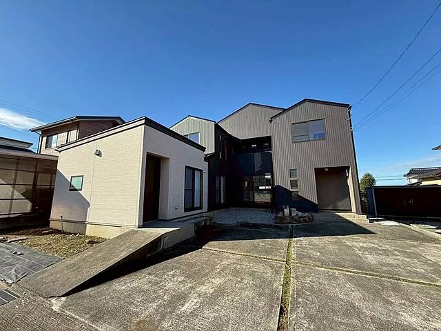 Used single-family home in Toyama City, Kitadai, used detached house