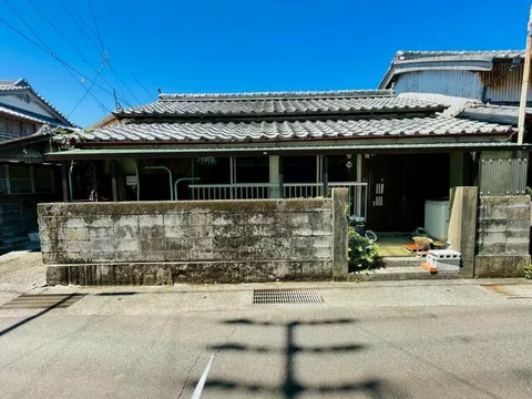 Hiwasa-ura, Minami-cho, Kaibe-gun (Hiwasa Sta.) Single story house, 4DK

1.8 million yen