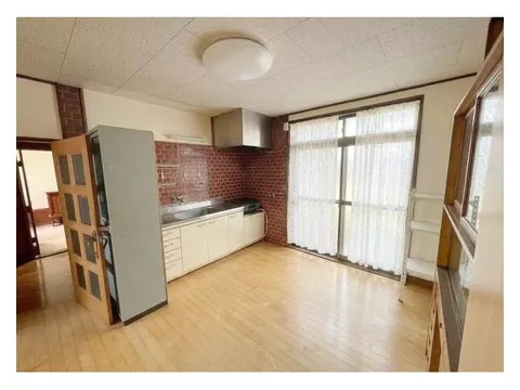 About a 6-minute walk from Kintetsu "Nukata" station! South-facing, spacious 5DK suitable for large families!