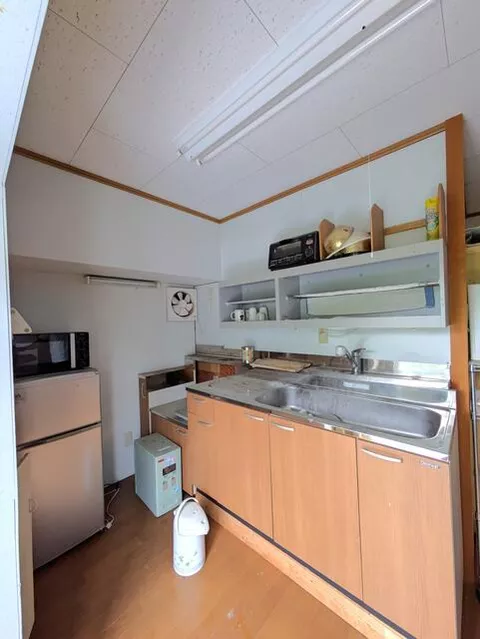 Azuma District, Tsumagoi Village, Oaza Ashioda (Manza-Kazawaguchi Station) 3-story building 7DK - Image 3