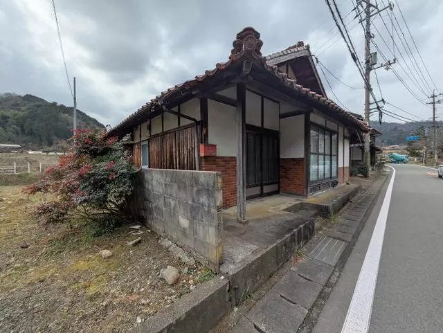 Tsuwano Town, Kuga District, Washihara (Tsuwano Station) Single-story building 3DK