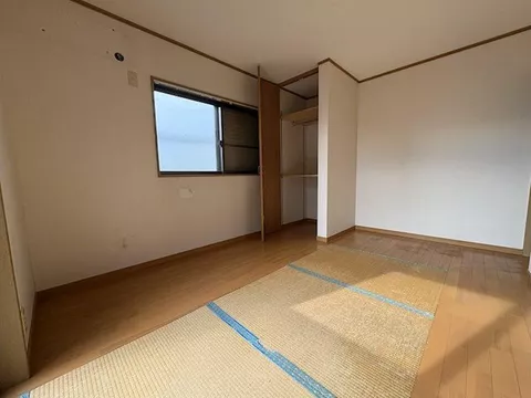 Migi Momi (Arakawaoki Station) 3,000,000 yen