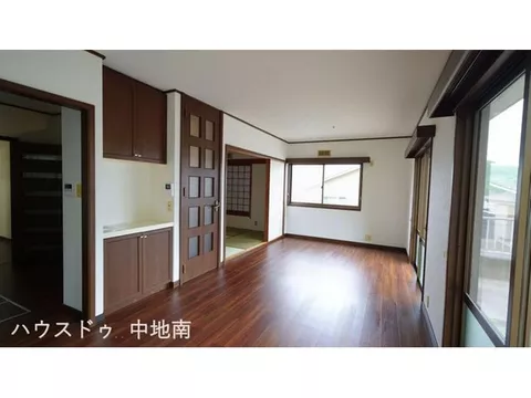 Elevated location with a good view ◎ Renovated used house ♪ [Same-day reservation available]
