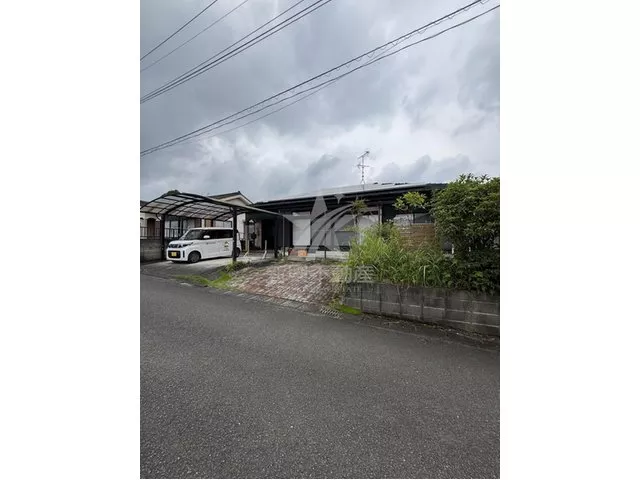 This is a used house that has undergone some repairs such as exterior wall painting and toilet replacement.