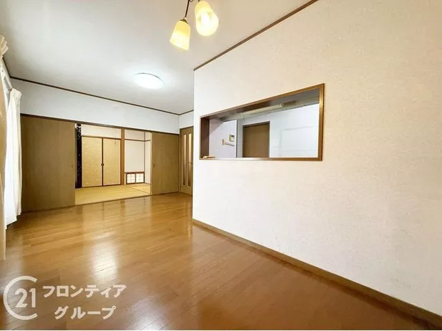 【Rich surrounding environment】 All rooms equipped with storage, 3 minutes on foot to Hatozato Elementary School, ensuring safe commuting for children