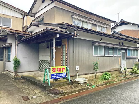 Echizen City Kamiohta-cho (Kitafu Station) 2-story 6DK