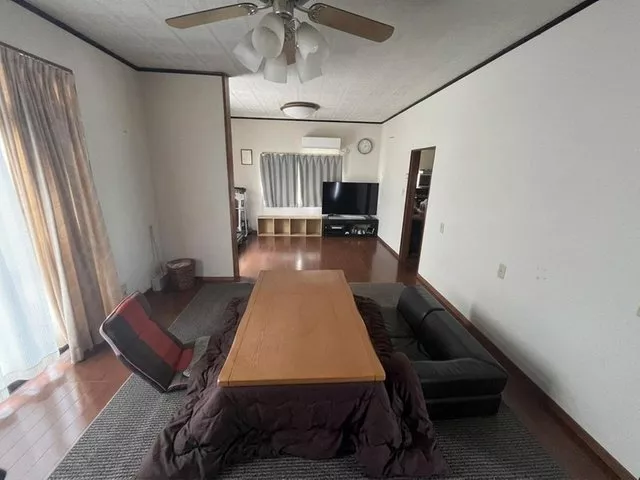 □■ Viewing currently accepted □■ 〇 Experience the sun closest to you, living on a corner lot