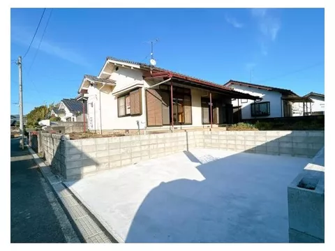 [Open house held] Interior and exterior renovation planned / Single-story / Garden space available / Quiet residential area /