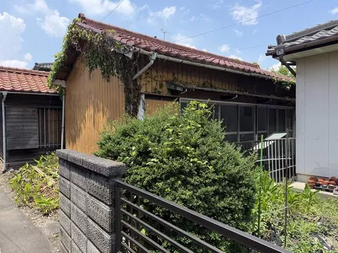 Takahama City, Aoki-cho 2-chome (Mikawa Takahama Station) Single-story building