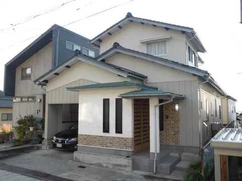 Renovated property in the Kosaka Elementary School district!! It is located on a hill, but as a result, from the bedroom