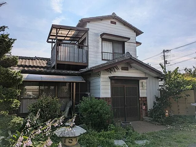 Used single-family home Tozaki used residence